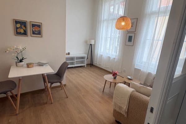 Prenájom bytu 2-izbový 42 m², Poštovní, Rakovník, Středočeský kraj Prenájom bytu 2-izbový 42 m², Poštovní, Rakovník, Středočeský kraj