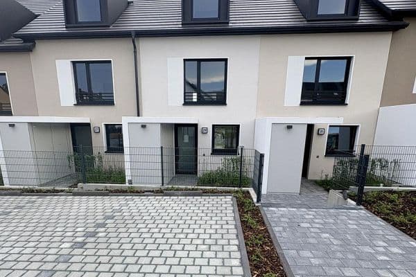 Prenájom domu 145 m², pozemek 115 m², Lilienstrasse 29., Stein Prenájom domu 145 m², pozemek 115 m², Lilienstrasse 29., Stein