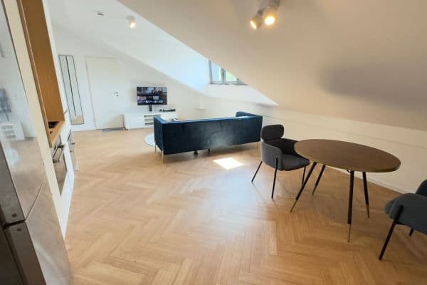 Prenájom bytu 2-izbový 40 m², Stümpflingstraße 5, München, Bavorsko Prenájom bytu 2-izbový 40 m², Stümpflingstraße 5, München, Bavorsko