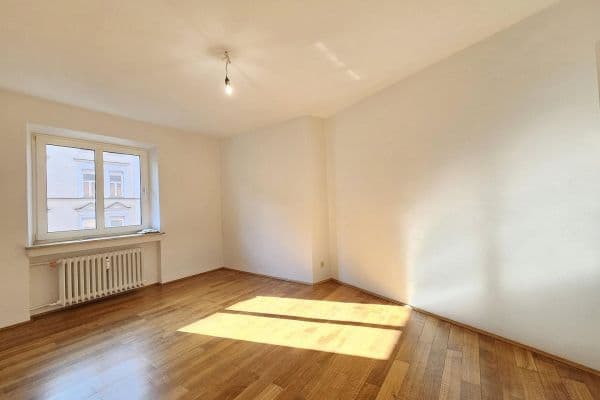 Prenájom bytu 2-izbový 70 m², Franziskaner Straße 3, München, Bavorsko Prenájom bytu 2-izbový 70 m², Franziskaner Straße 3, München, Bavorsko