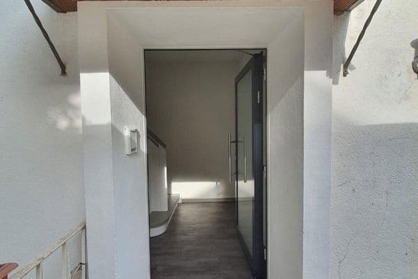 Prenájom bytu 25 m², Köln, Severné Porýnie - Westfálsko Prenájom bytu 25 m², Köln, Severné Porýnie - Westfálsko