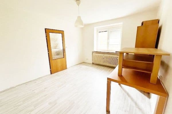 Prenájom bytu 1-izbový 32 m², Sevastopolská, Kladno Prenájom bytu 1-izbový 32 m², Sevastopolská, Kladno