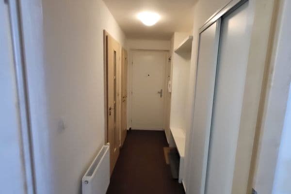 Prenájom bytu 2-izbový 55 m², Osadní, Praha Prenájom bytu 2-izbový 55 m², Osadní, Praha