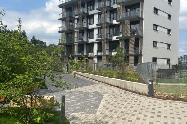 Prenájom bytu 2-izbový 52 m², Komárkova, Praha Prenájom bytu 2-izbový 52 m², Komárkova, Praha