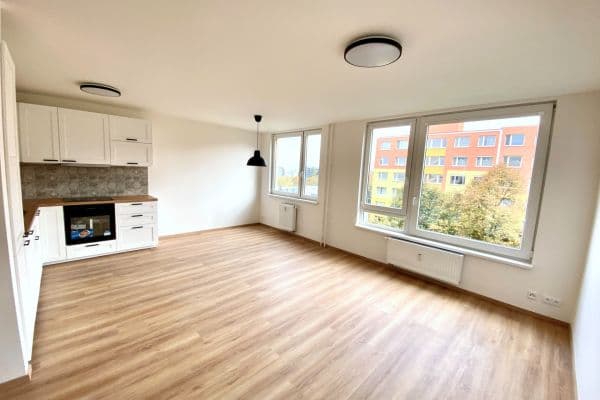 Prenájom bytu 3-izbový 69 m², Přímětická, Praha Prenájom bytu 3-izbový 69 m², Přímětická, Praha