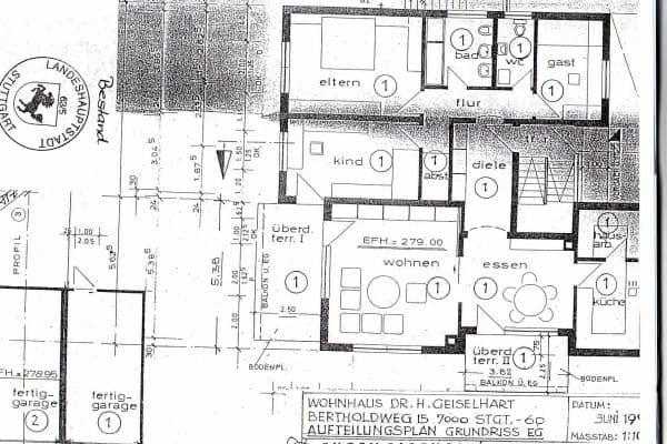 Prenájom bytu 4-izbový 132 m², Stuttgart, Bádensko-Wurttembersko Prenájom bytu 4-izbový 132 m², Stuttgart, Bádensko-Wurttembersko