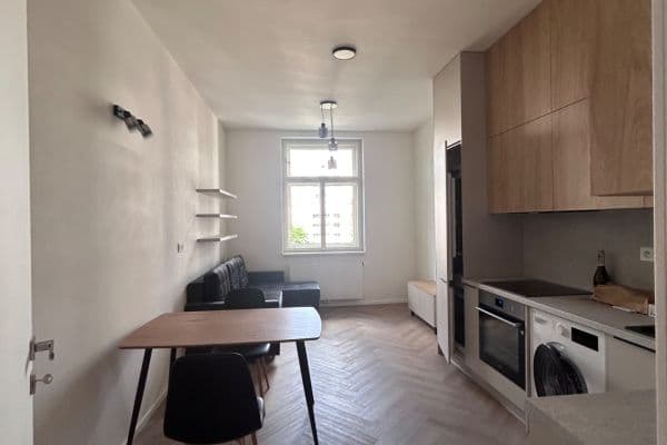 Prenájom bytu 2-izbový 48 m², Bořivojova, Praha, Praha Prenájom bytu 2-izbový 48 m², Bořivojova, Praha, Praha