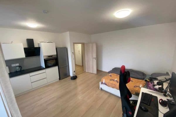 Prenájom bytu 1-izbový 35 m², Janského, Olomouc Prenájom bytu 1-izbový 35 m², Janského, Olomouc