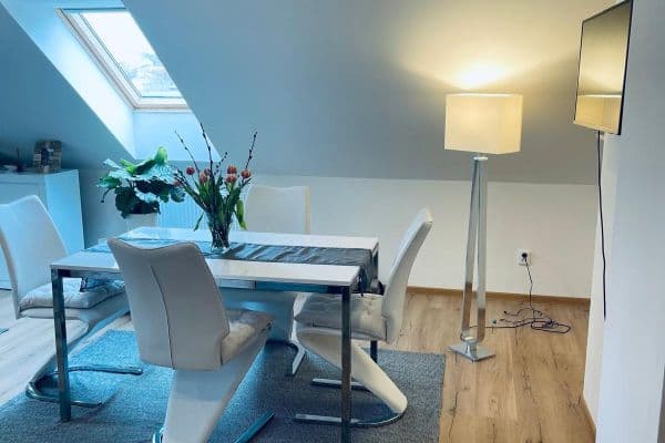 Prenájom bytu 2-izbový 60 m², Ouvalova, Slaný Prenájom bytu 2-izbový 60 m², Ouvalova, Slaný