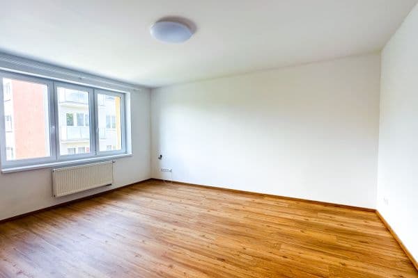 Prenájom bytu 3-izbový 80 m², Stonařov Prenájom bytu 3-izbový 80 m², Stonařov
