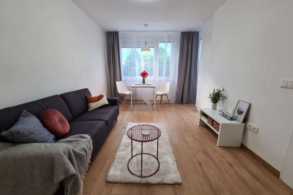 Prenájom bytu 3-izbový 62 m², U Stadionu, Chrudim Prenájom bytu 3-izbový 62 m², U Stadionu, Chrudim
