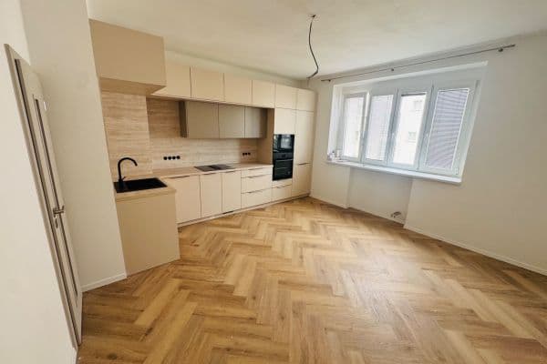 Predaj bytu 2-izbový 49 m², Nad Kajetánkou, Praha Predaj bytu 2-izbový 49 m², Nad Kajetánkou, Praha