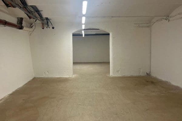 Prenájom nebytového priestoru 130 m², Düsseldorf, Severné Porýnie - Westfálsko Prenájom nebytového priestoru 130 m², Düsseldorf, Severné Porýnie - Westfálsko
