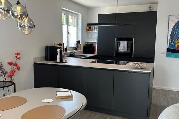 Prenájom bytu 3-izbový 108 m², Friedrichstraße 5, Tornesch Prenájom bytu 3-izbový 108 m², Friedrichstraße 5, Tornesch
