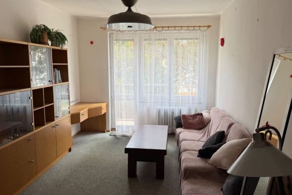 Prenájom bytu 2-izbový 55 m², Púchovská, Praha Prenájom bytu 2-izbový 55 m², Púchovská, Praha