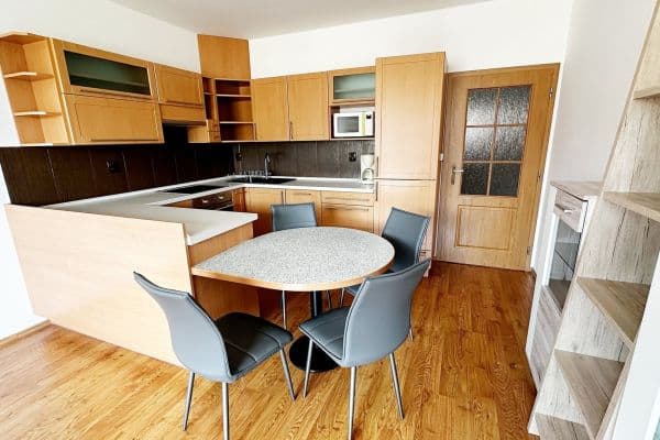Prenájom bytu 2-izbový 60 m², Kozinova, Poděbrady, Středočeský kraj Prenájom bytu 2-izbový 60 m², Kozinova, Poděbrady, Středočeský kraj
