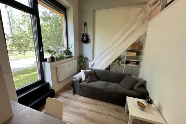 Prenájom bytu 1-izbový 37 m², Na Domovině, Praha Prenájom bytu 1-izbový 37 m², Na Domovině, Praha