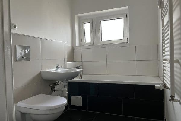 Prenájom bytu 3-izbový 76 m², Leipziger Straße 132, Zwickau Prenájom bytu 3-izbový 76 m², Leipziger Straße 132, Zwickau