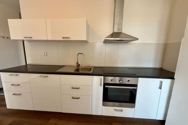 Prenájom bytu 3-izbový 66 m², Staroměstské náměstí, Mladá Boleslav, Středočeský kraj Prenájom bytu 3-izbový 66 m², Staroměstské náměstí, Mladá Boleslav, Středočeský kraj