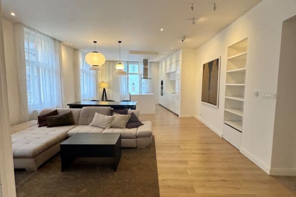 Prenájom bytu 2-izbový 79 m², Šimáčkova, Praha Prenájom bytu 2-izbový 79 m², Šimáčkova, Praha