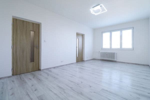 Prenájom bytu 2-izbový 58 m², Wednesbury, Kladno Prenájom bytu 2-izbový 58 m², Wednesbury, Kladno