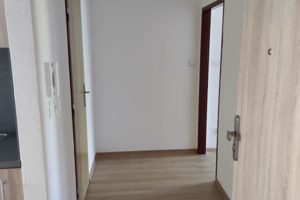 Prenájom bytu 2-izbový 53 m², Bezručova, Otrokovice Prenájom bytu 2-izbový 53 m², Bezručova, Otrokovice