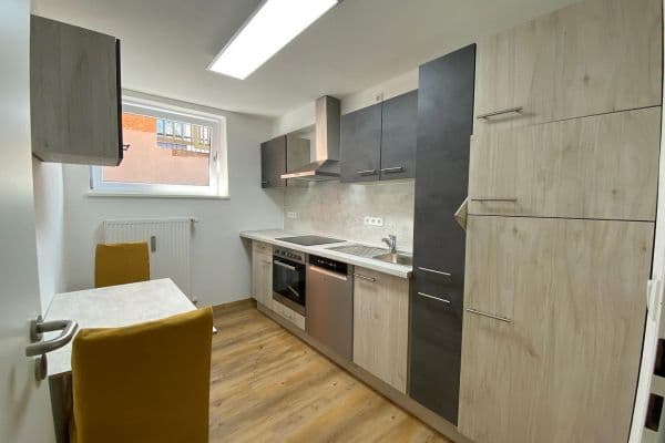 Prenájom bytu 3-izbový 74 m², Regensburg, Bavorsko Prenájom bytu 3-izbový 74 m², Regensburg, Bavorsko
