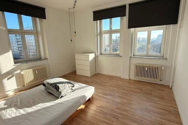 Predaj bytu 4-izbový 96 m², Andreasstraße 46, Berlin, Berlín Predaj bytu 4-izbový 96 m², Andreasstraße 46, Berlin, Berlín