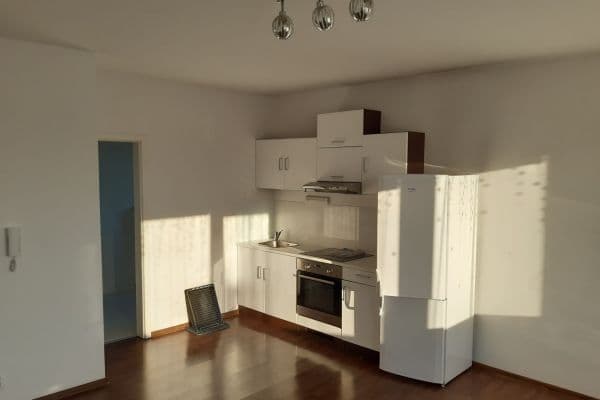 Prenájom bytu 1-izbový 34 m², Návětrná, Jesenice Prenájom bytu 1-izbový 34 m², Návětrná, Jesenice