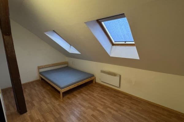 Prenájom bytu 2-izbový 39 m², Heydukova, Praha Prenájom bytu 2-izbový 39 m², Heydukova, Praha