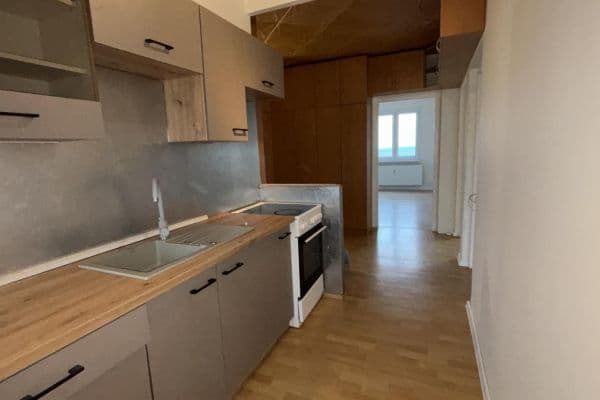 Prenájom bytu 3-izbový 77 m², Školní pěšina, Chomutov, Ústecký kraj Prenájom bytu 3-izbový 77 m², Školní pěšina, Chomutov, Ústecký kraj