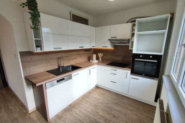 Predaj bytu 3-izbový 65 m², Na Nábřeží, Lomnice nad Lužnicí Predaj bytu 3-izbový 65 m², Na Nábřeží, Lomnice nad Lužnicí