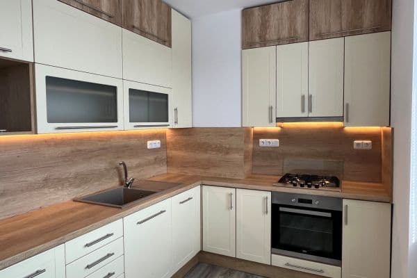 Prenájom bytu 2-izbový 50 m², Na Letné, Rakovník, Středočeský kraj Prenájom bytu 2-izbový 50 m², Na Letné, Rakovník, Středočeský kraj