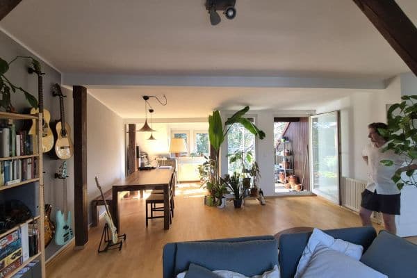 Prenájom bytu 3-izbový 82 m², Hamburg, Hamburg Prenájom bytu 3-izbový 82 m², Hamburg, Hamburg