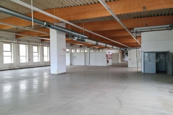 Prenájom nebytového priestoru 5.200 m², Düsseldorfer Str. 102, Haan Prenájom nebytového priestoru 5.200 m², Düsseldorfer Str. 102, Haan