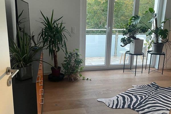 Prenájom bytu 4-izbový 99 m², Mannheim Prenájom bytu 4-izbový 99 m², Mannheim