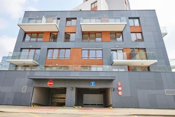 Prenájom bytu 1-izbový 45 m², V Háji, Praha Prenájom bytu 1-izbový 45 m², V Háji, Praha