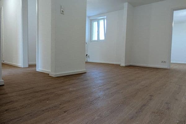 Prenájom bytu 4-izbový 90 m², kaiserstraße, reutlingen Prenájom bytu 4-izbový 90 m², kaiserstraße, reutlingen