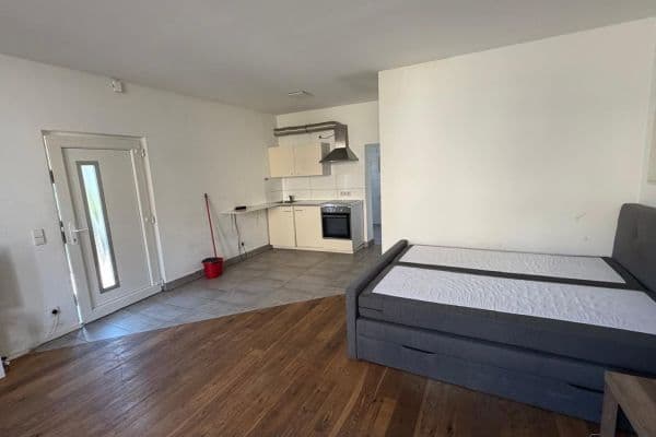 Prenájom bytu 1-izbový 30 m², Stuttgart, Bádensko-Wurttembersko Prenájom bytu 1-izbový 30 m², Stuttgart, Bádensko-Wurttembersko