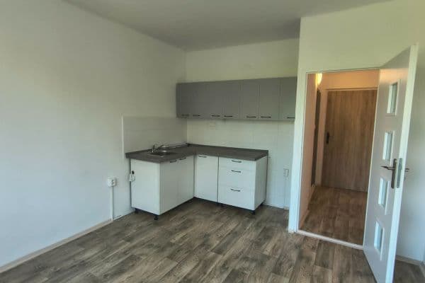Predaj bytu 1-izbový 35 m², Sídliště Za Chlumem, Bílina Predaj bytu 1-izbový 35 m², Sídliště Za Chlumem, Bílina