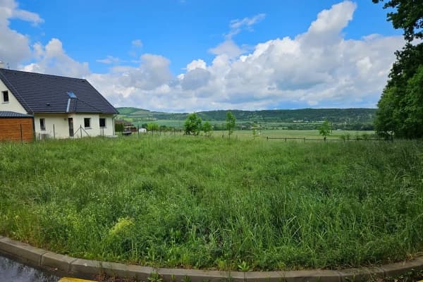 Predaj pozemku 914 m², Hatě Predaj pozemku 914 m², Hatě
