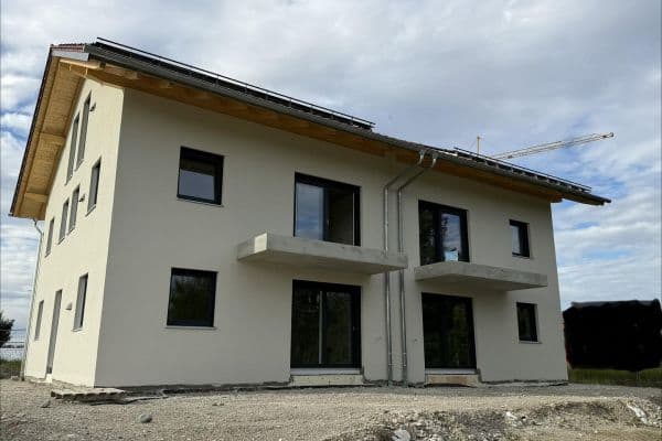 Prenájom bytu 4-izbový 112 m², Obing, Bavorsko Prenájom bytu 4-izbový 112 m², Obing, Bavorsko