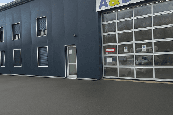 Prenájom nebytového priestoru 6.000 m², Am Zeppelinpark 57, MAD AUTO DESIGN, Berlin Prenájom nebytového priestoru 6.000 m², Am Zeppelinpark 57, MAD AUTO DESIGN, Berlin