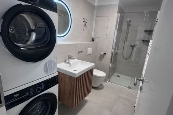 Prenájom bytu 2-izbový 40 m², Jižní náměstí, Brno, Jihomoravský kraj Prenájom bytu 2-izbový 40 m², Jižní náměstí, Brno, Jihomoravský kraj