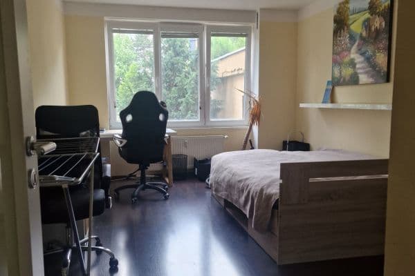 Prenájom bytu 2-izbový 54 m², Jihlavská, Praha Prenájom bytu 2-izbový 54 m², Jihlavská, Praha
