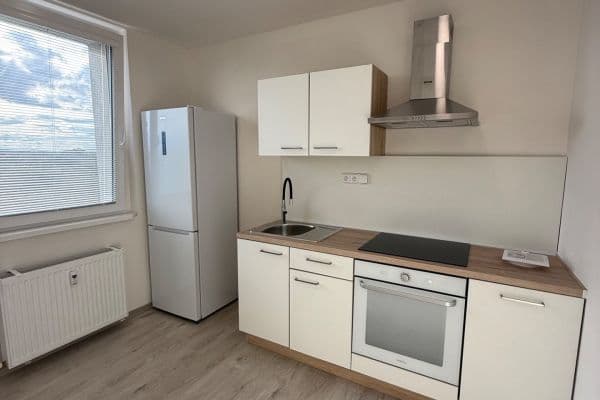 Prenájom bytu 1-izbový 33 m², Lazecká, Olomouc Prenájom bytu 1-izbový 33 m², Lazecká, Olomouc
