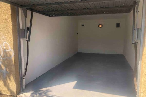 Predaj garáže 18 m², V Úžlabině, Praha Predaj garáže 18 m², V Úžlabině, Praha