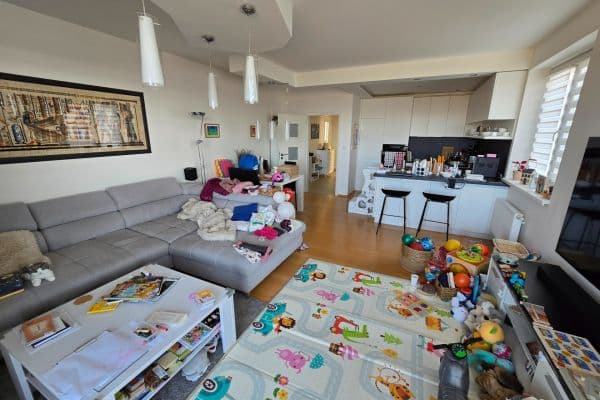 Prenájom bytu 3-izbový 106 m², Jabloňová, Uherské Hradiště Prenájom bytu 3-izbový 106 m², Jabloňová, Uherské Hradiště