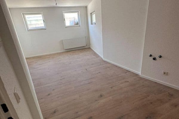 Prenájom bytu 2-izbový 35 m², Naheweinstrasse 66, Laubenheim Prenájom bytu 2-izbový 35 m², Naheweinstrasse 66, Laubenheim