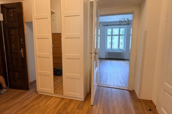Prenájom bytu 3-izbový 83 m², Wuchterlova, Praha Prenájom bytu 3-izbový 83 m², Wuchterlova, Praha